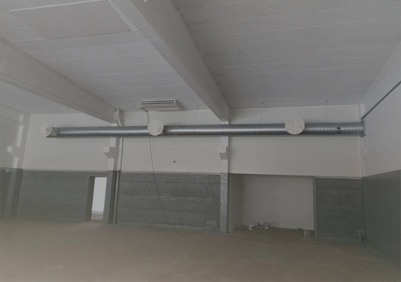 Tilluft på et bilverksted.